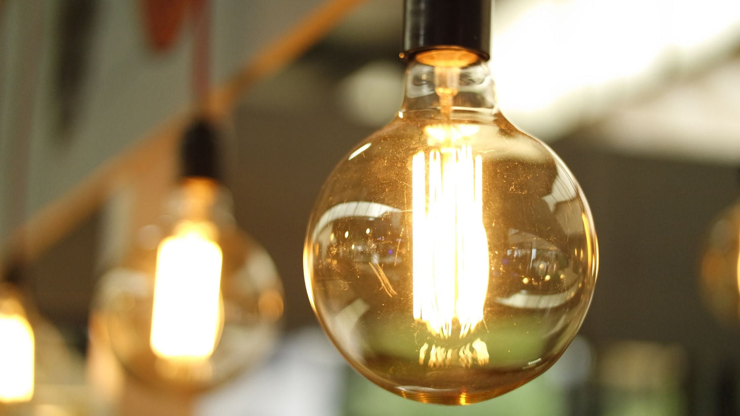 From Selfies to Studio Shots: Oldshark’s Lighting Solutions for Every Need
