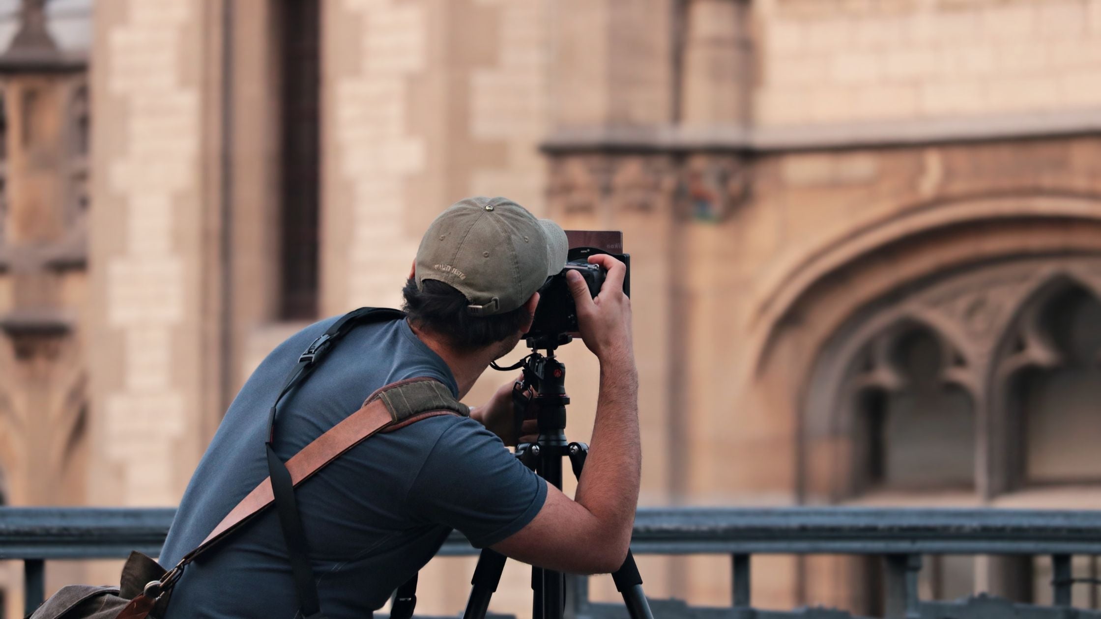 The Best Gear for Vloggers in 2025: What You Need for Perfect Videos
